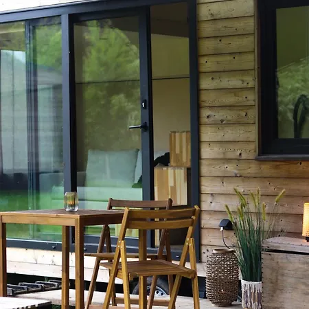 Tiny House In The Nature Of Bruges *
